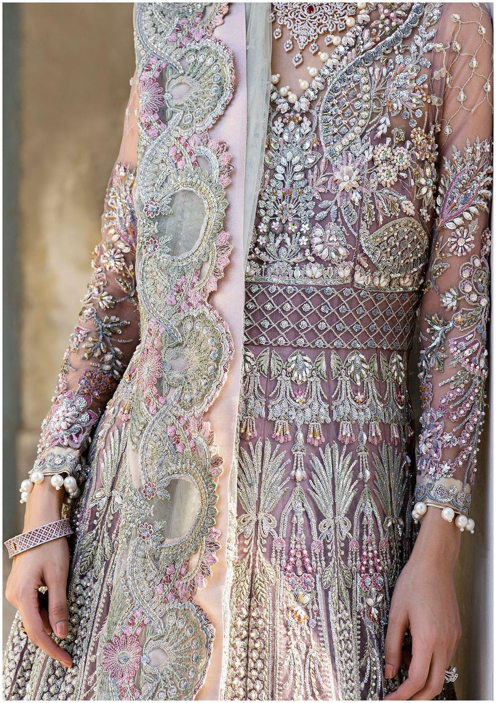 Pin by SajdaAroj on Mayoun Mehndi | Bridal dresses pakistan, Bridal dress  design, Pakistani wedding dresses