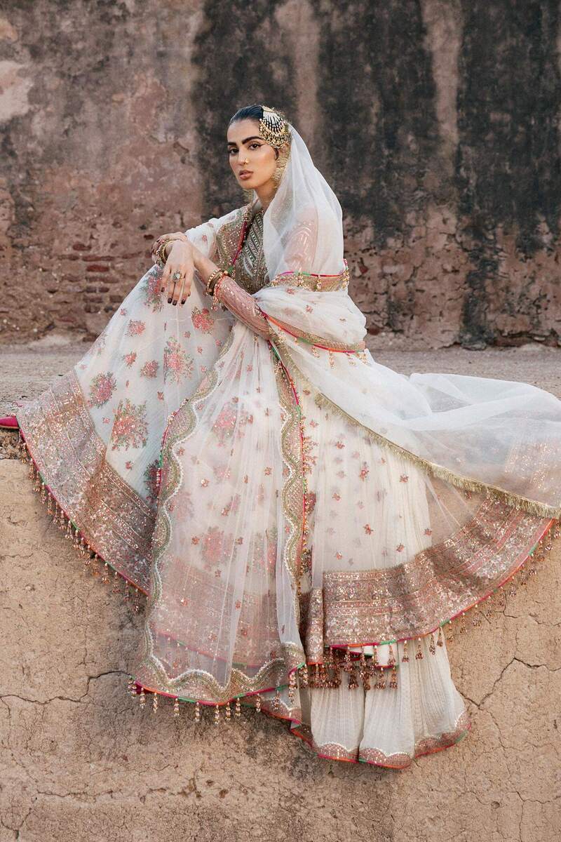 Pakistani White Lehenga Bridal with Embroidery #BR123 | White indian  wedding dress, Bridal dress fashion, Bridal dresses